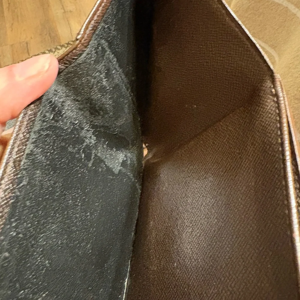 Louis Vuitton Damier Ebene wallet - Picture 10 of 11